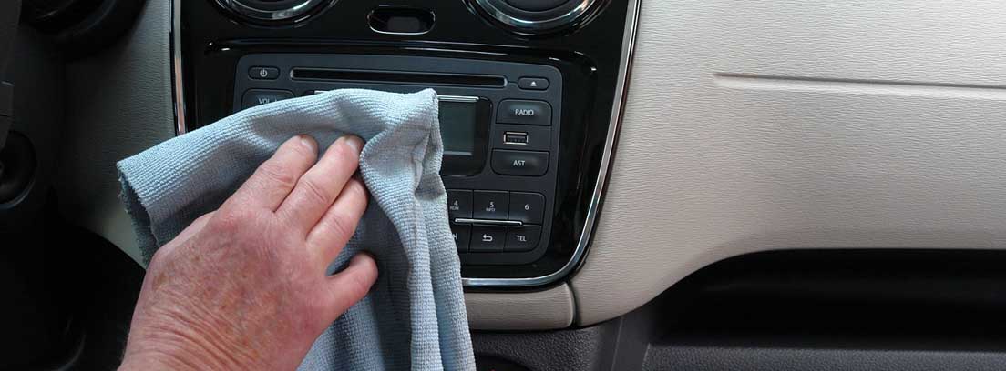 Recomendaciones para limpiar el interior del coche
