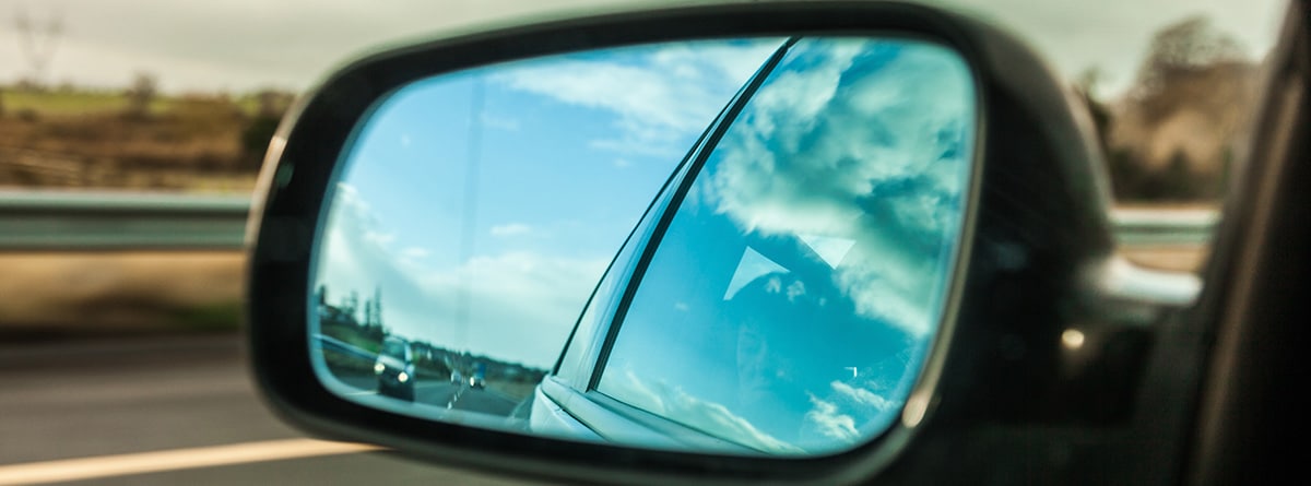 Cómo cambiar el espejo retrovisor del coche –canalMOTOR