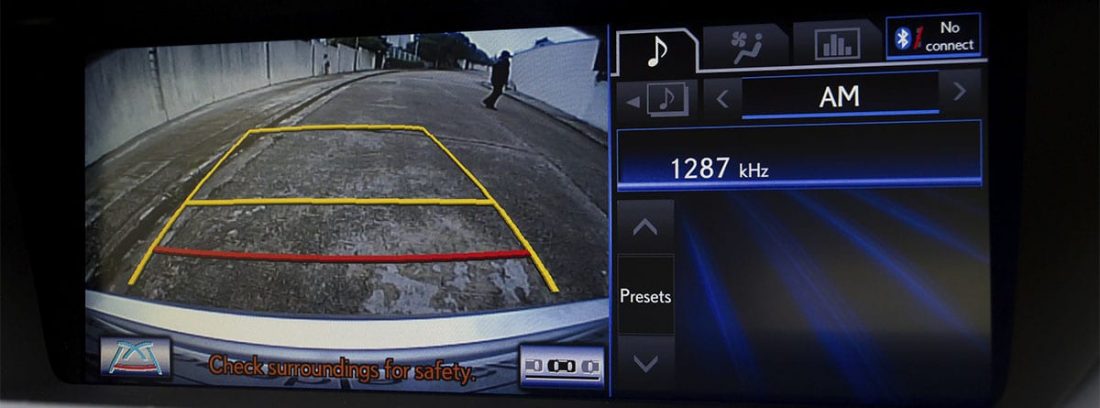 Cómo instalar una cámara trasera en el coche
