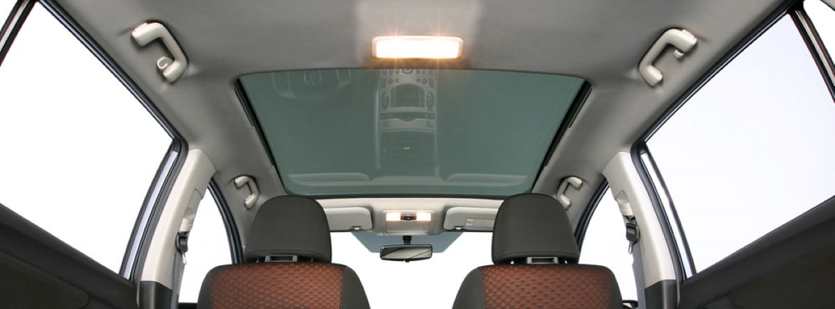 Qué son las luces del interior de un coche y cómo cambiarlas