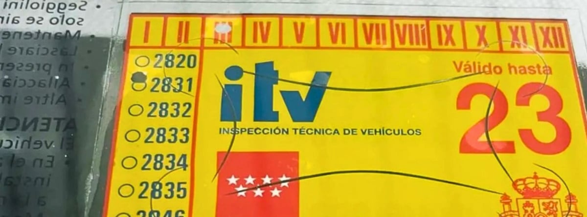 pegatina amarilla ITV