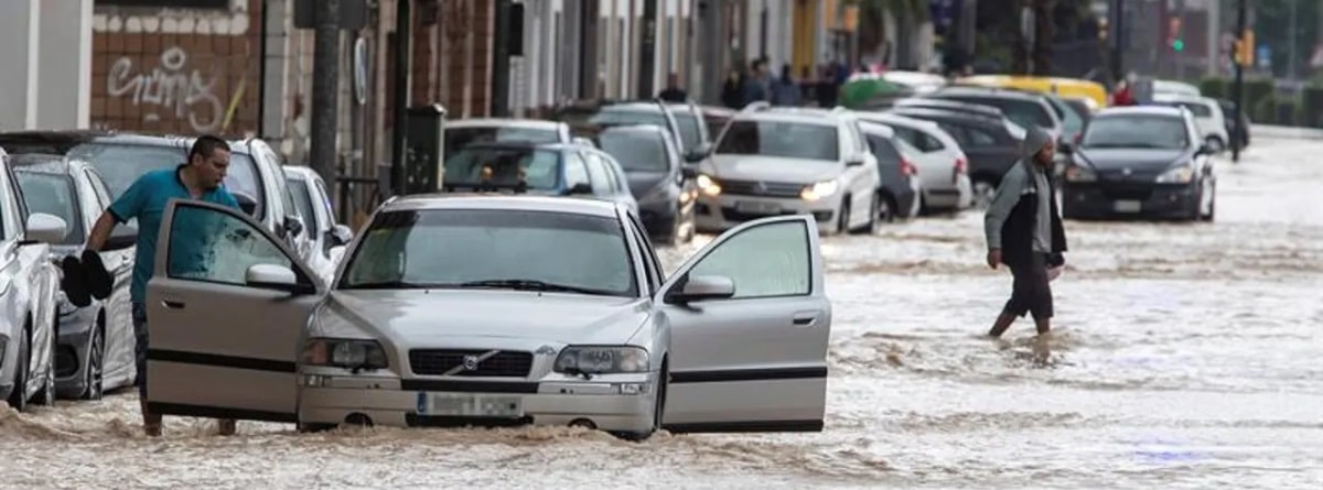 coche inundado